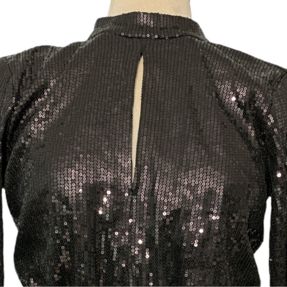 *NEW* DYNAMITE Black Long Sleeves Open Back Sequins Luxury Top Size M - Picture 12 of 13